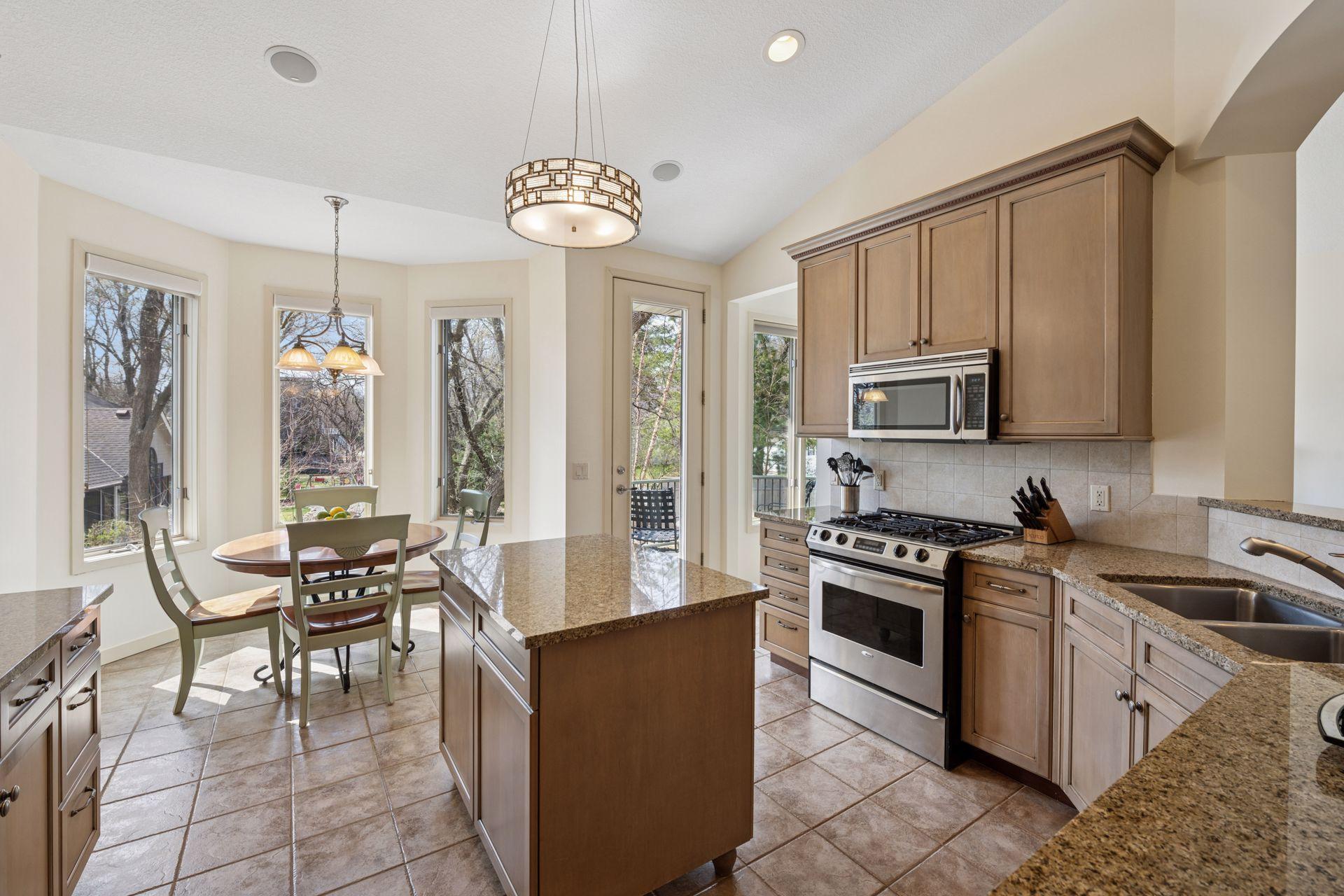 15703 Sussex Drive, Minnetonka, Minnesota image 21