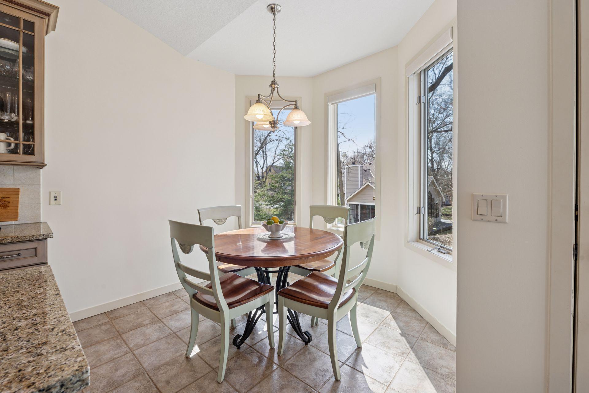 15703 Sussex Drive, Minnetonka, Minnesota image 23