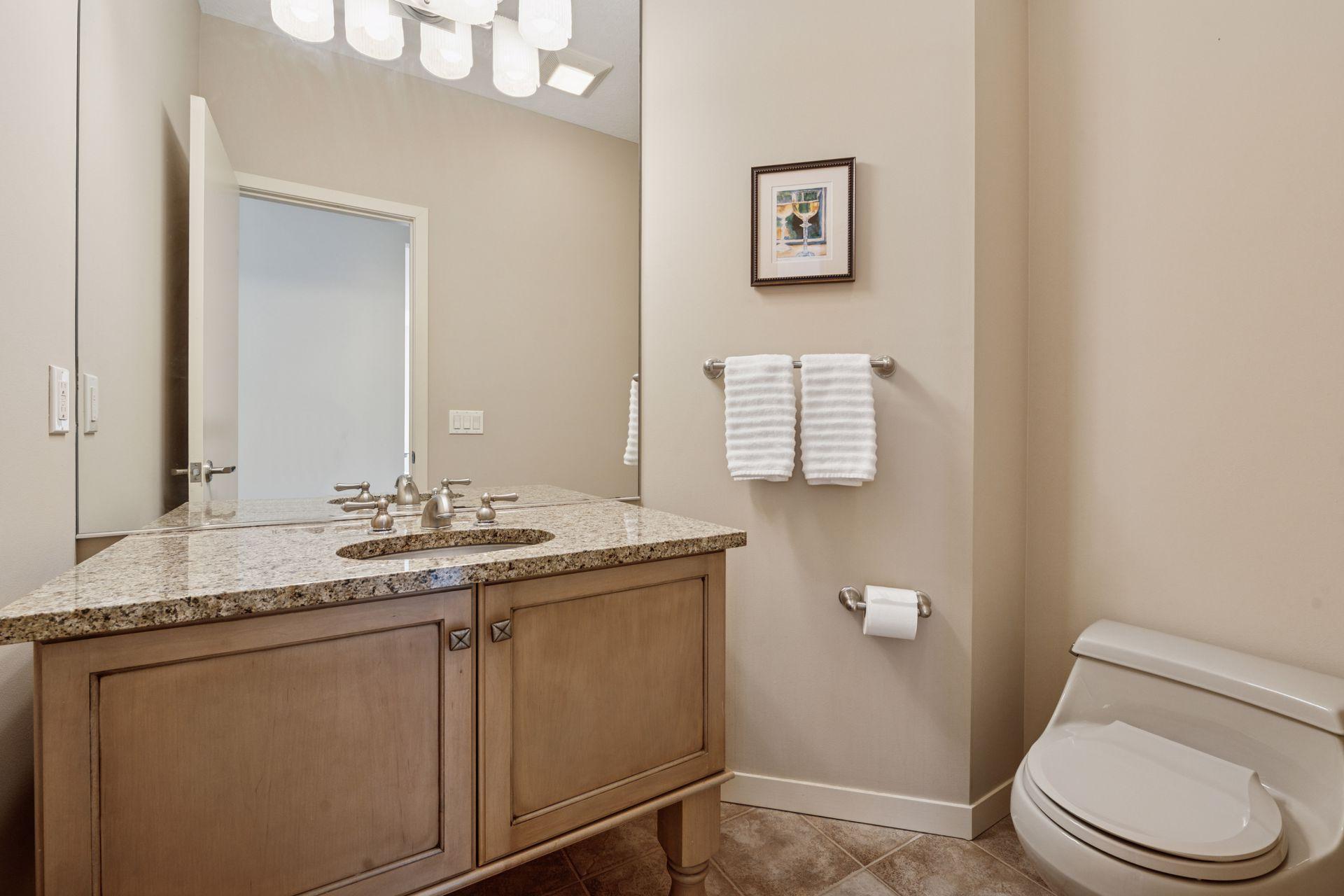 15703 Sussex Drive, Minnetonka, Minnesota image 24