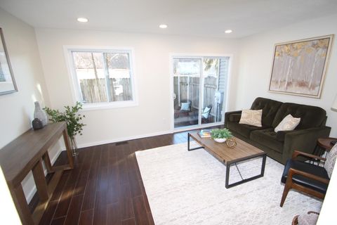 Townhouse For Sale - 410 Livingston Avenue<br/> Ramsey County, Saint Paul, MN 55107