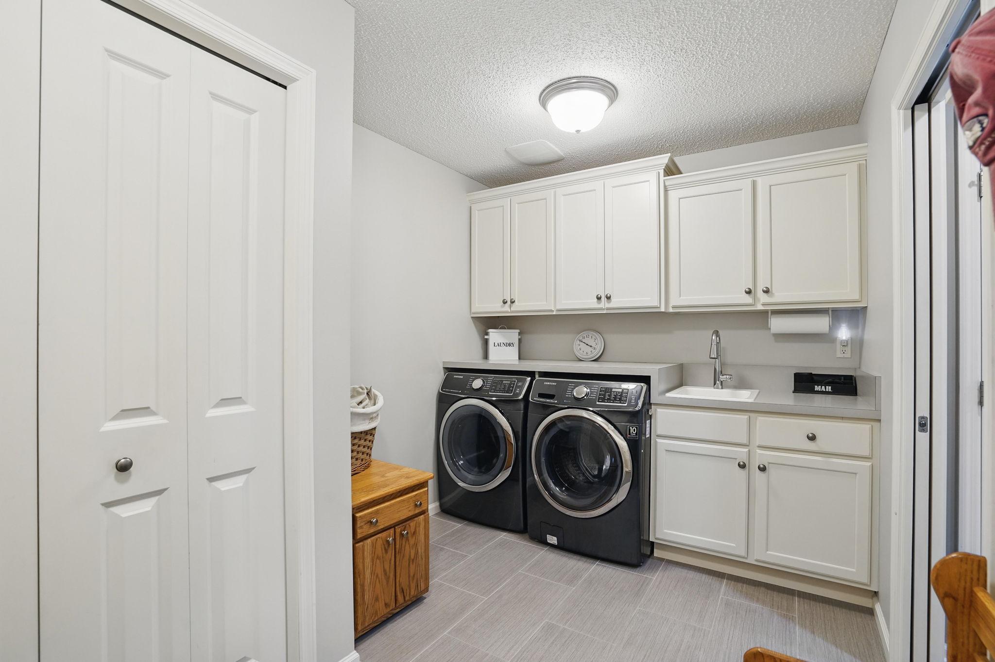 7035 Waterstone Lane, Woodbury, Minnesota image 29