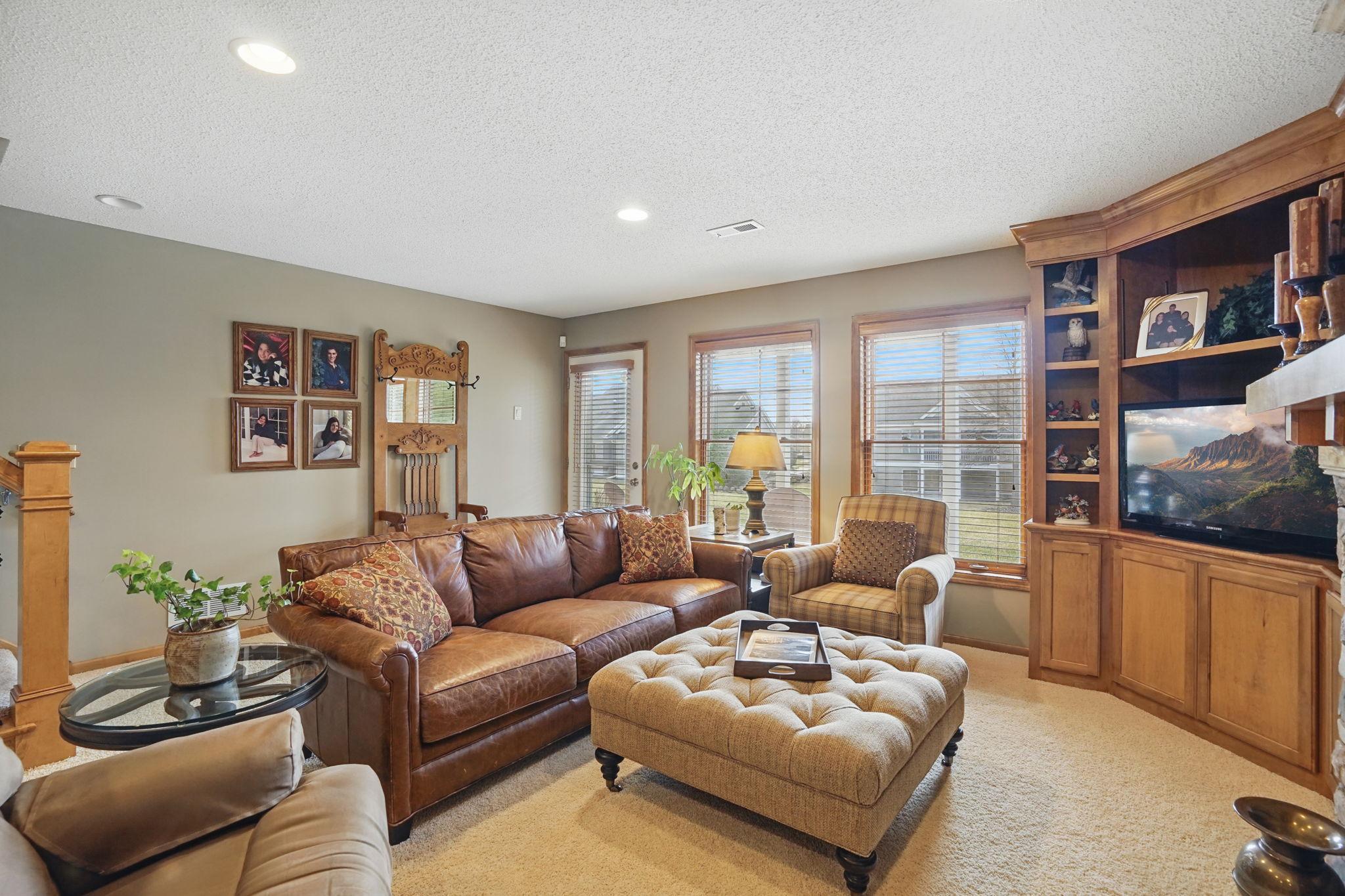 7035 Waterstone Lane, Woodbury, Minnesota image 33