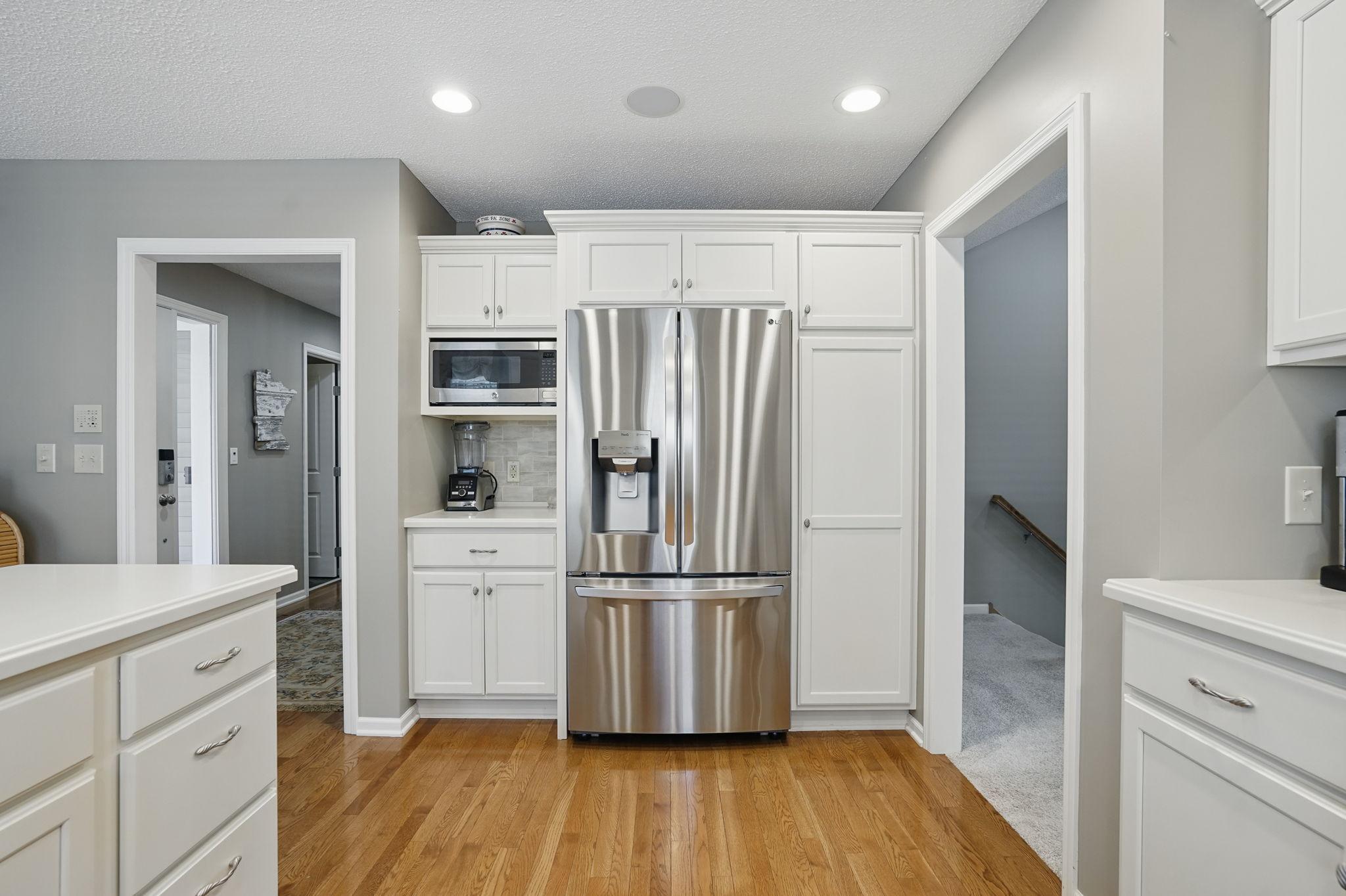 7035 Waterstone Lane, Woodbury, Minnesota image 9