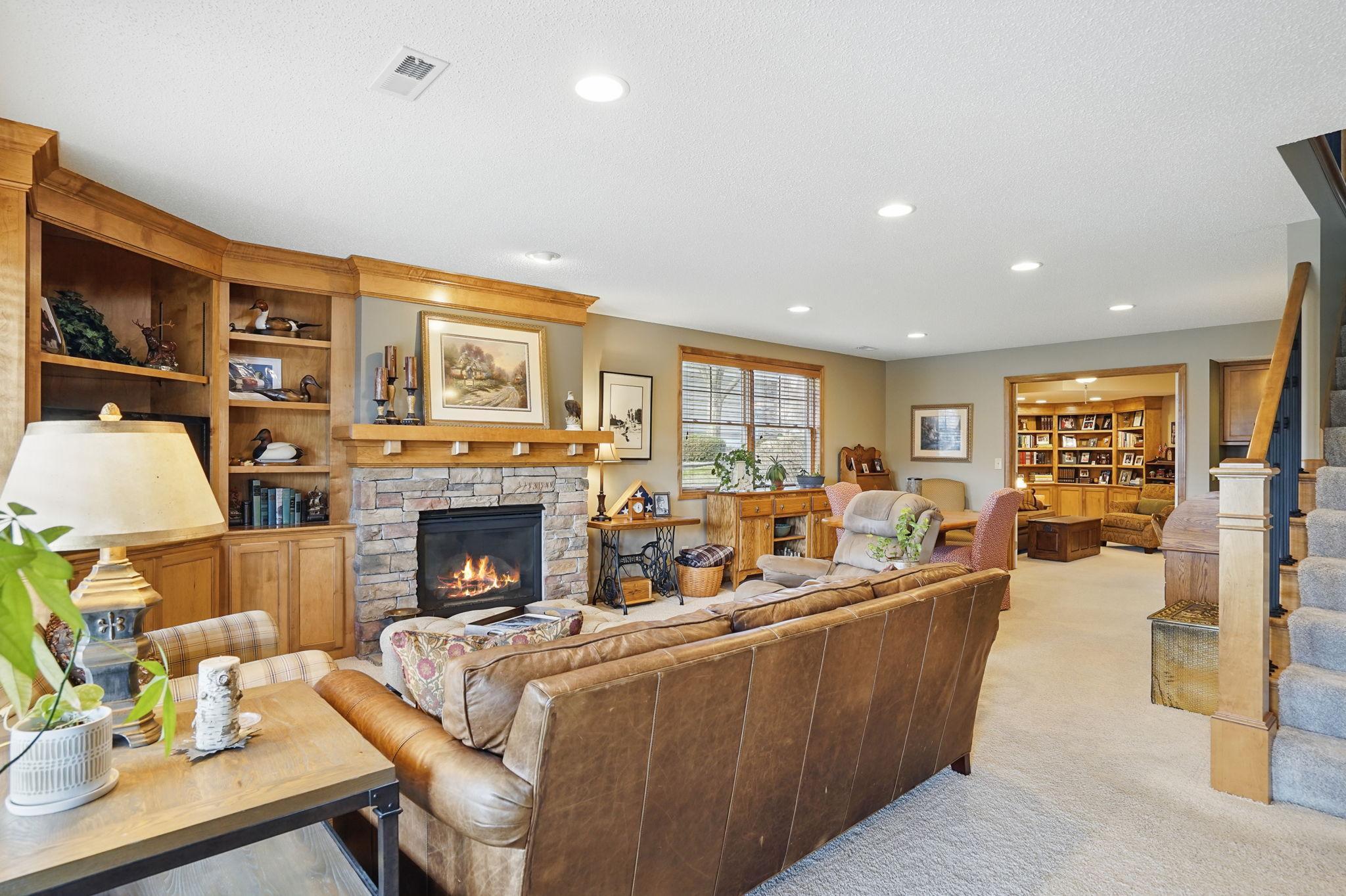 7035 Waterstone Lane, Woodbury, Minnesota image 30