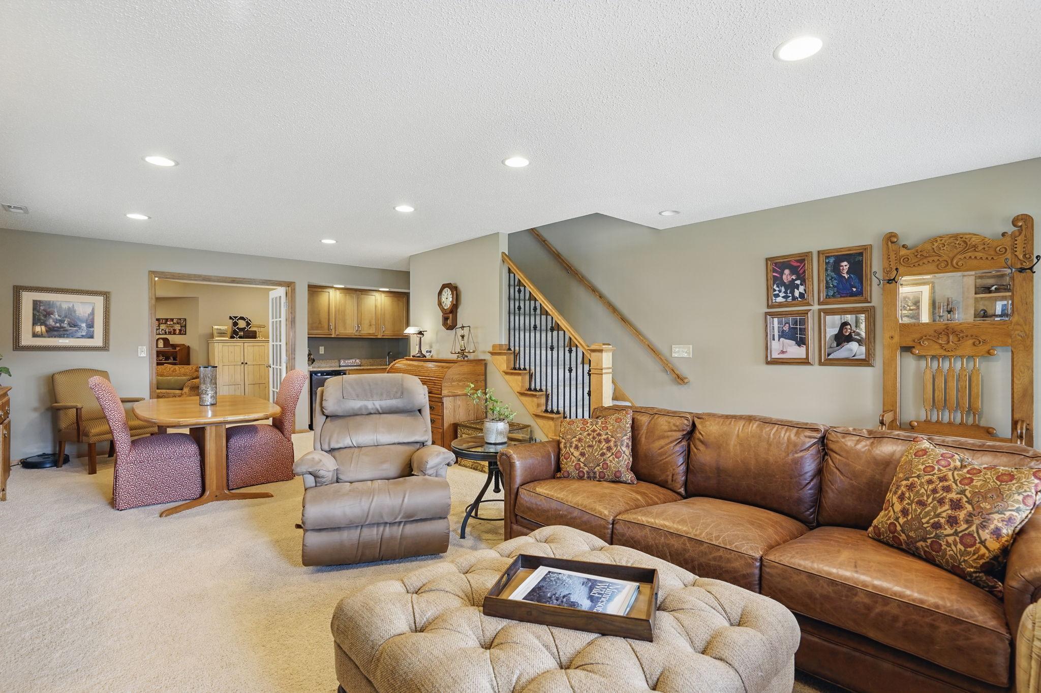 7035 Waterstone Lane, Woodbury, Minnesota image 32