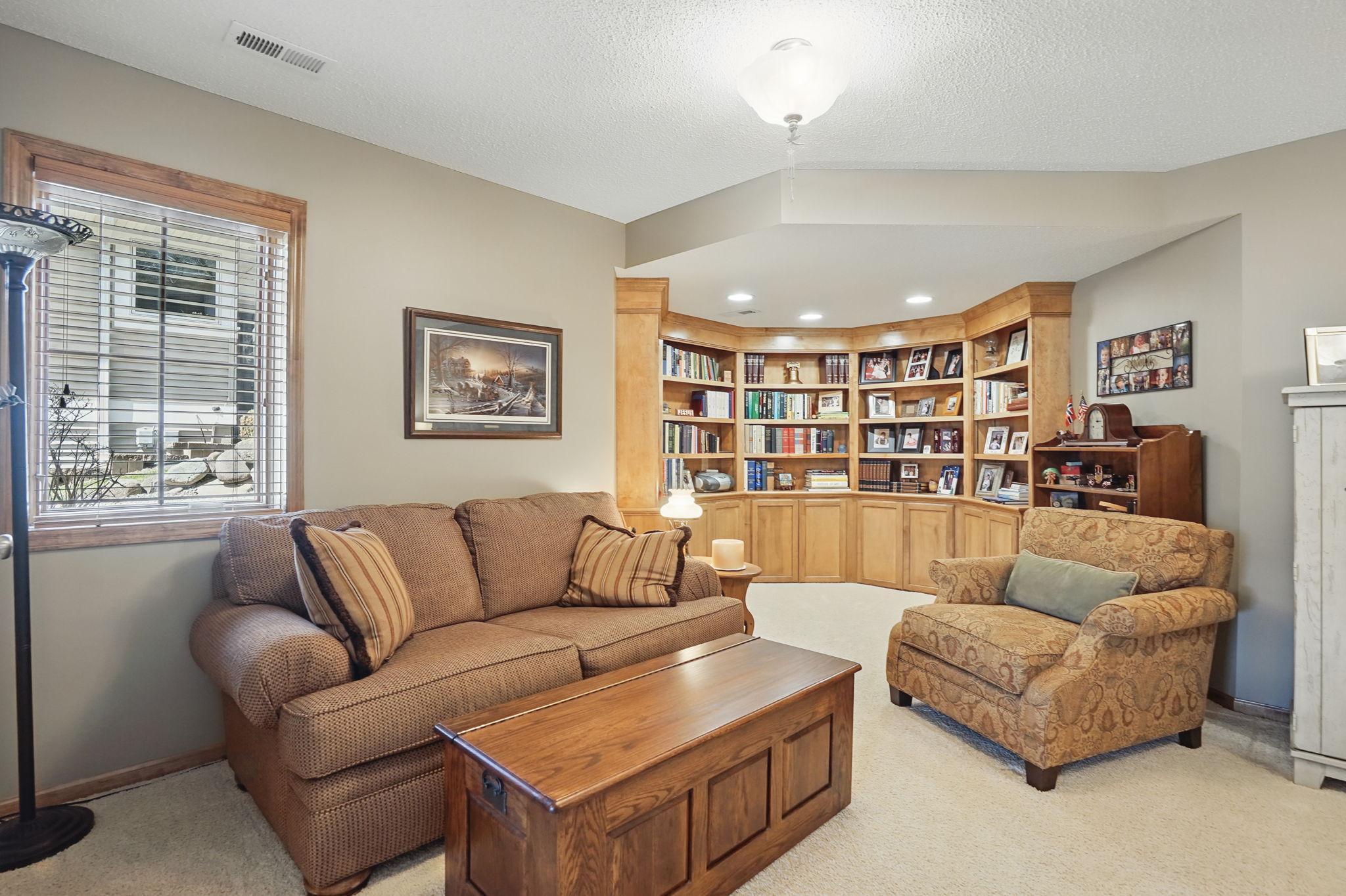 7035 Waterstone Lane, Woodbury, Minnesota image 38