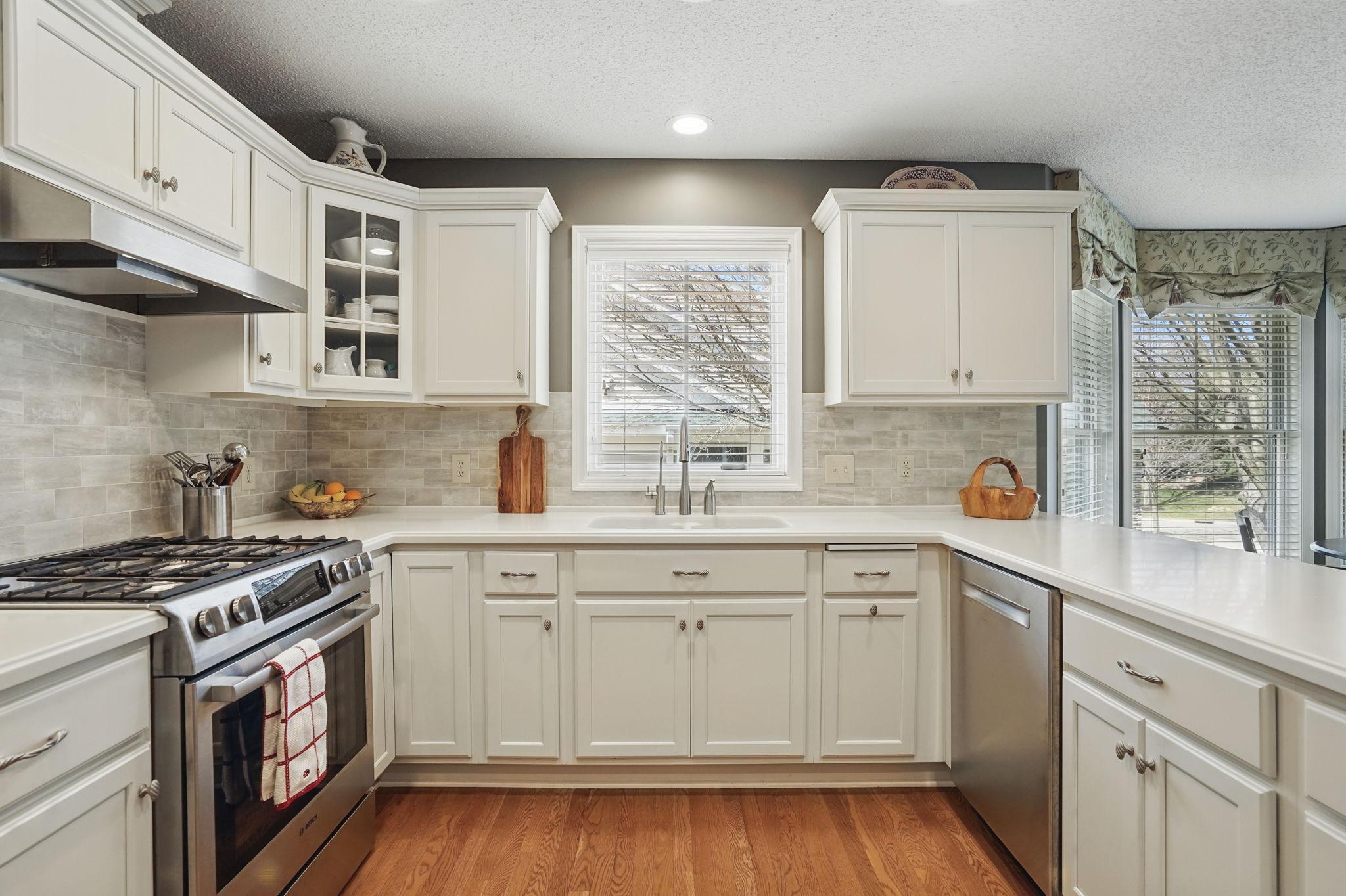 7035 Waterstone Lane, Woodbury, Minnesota image 6