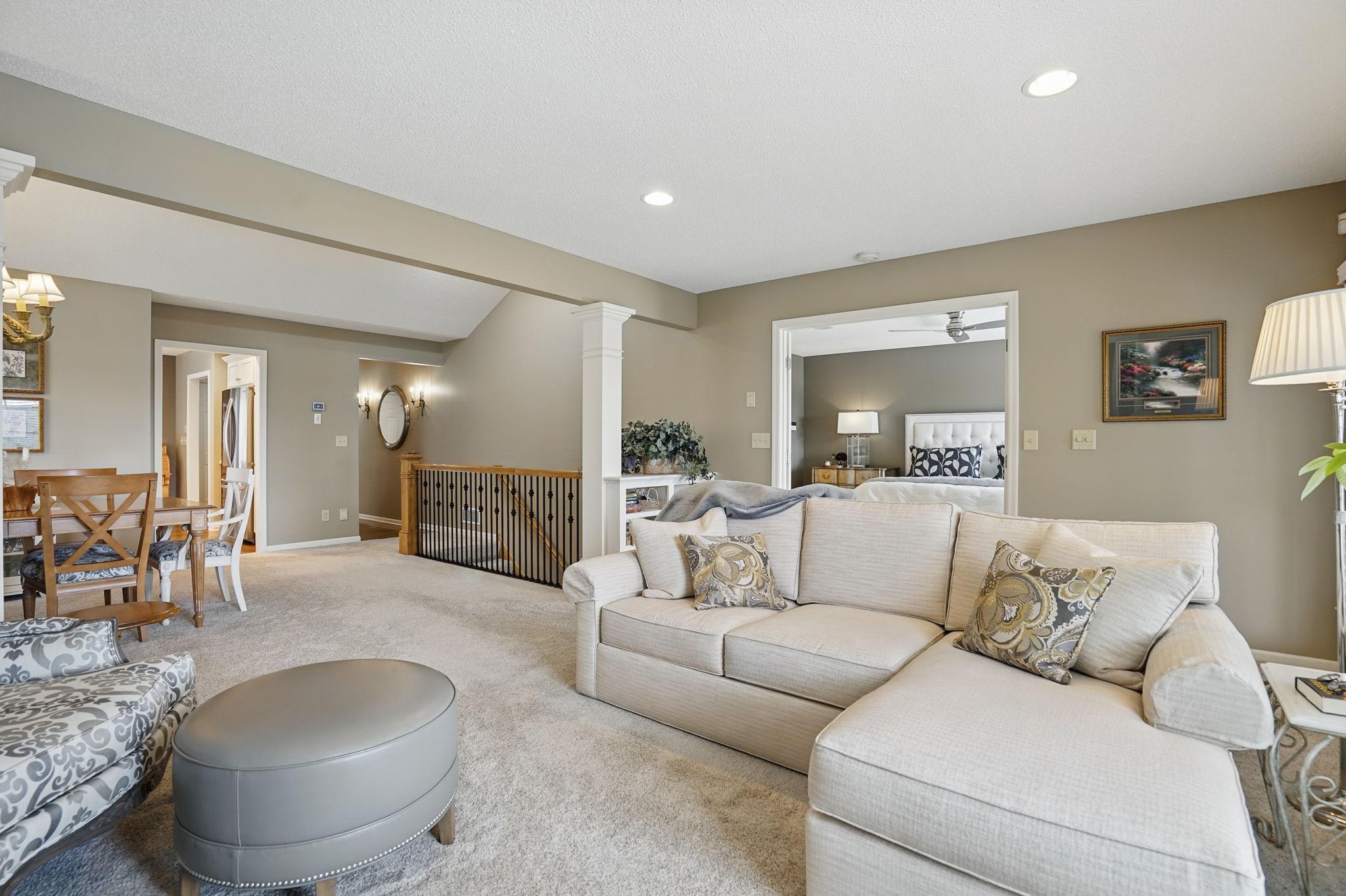 7035 Waterstone Lane, Woodbury, Minnesota image 17