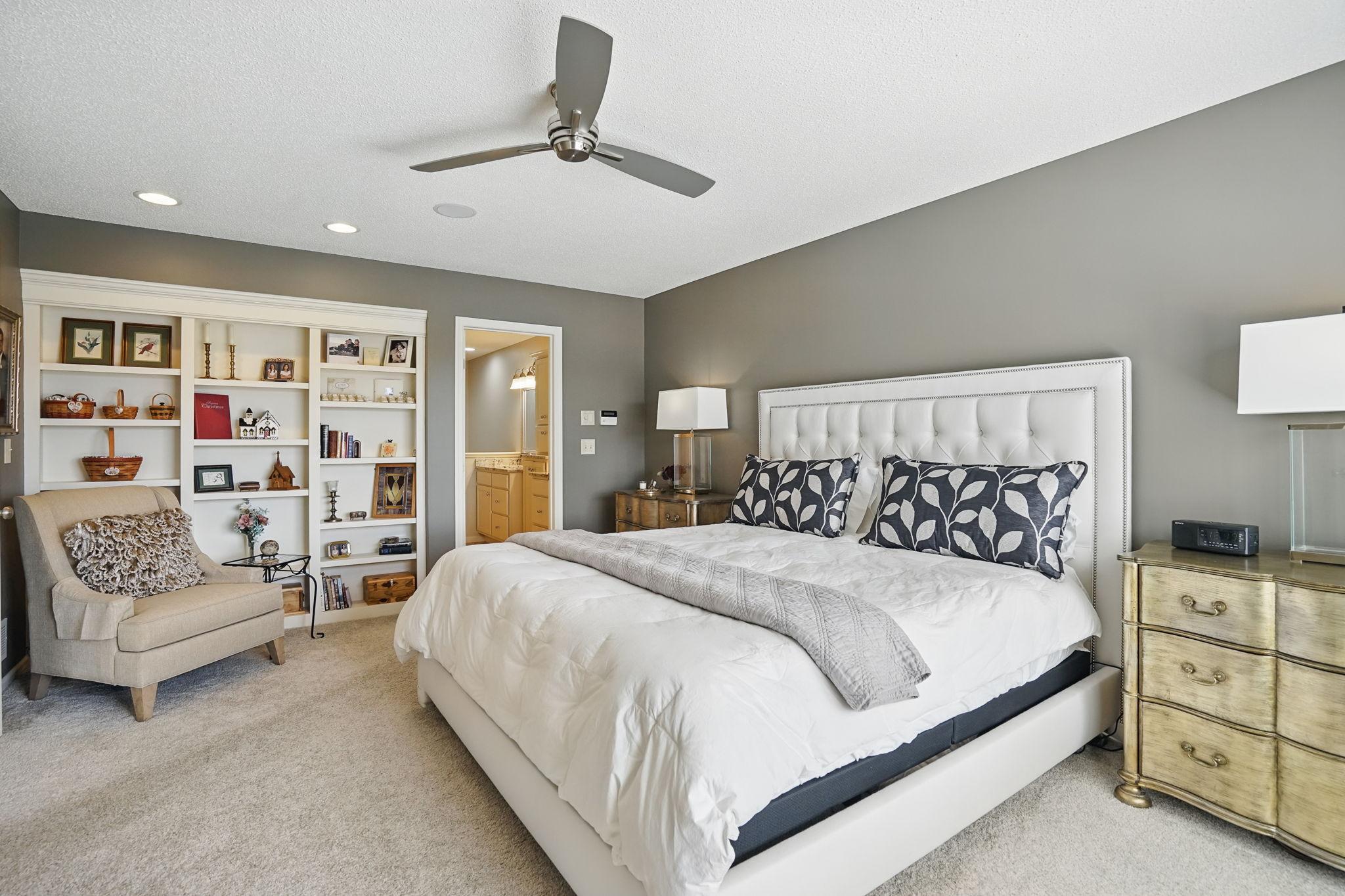 7035 Waterstone Lane, Woodbury, Minnesota image 22