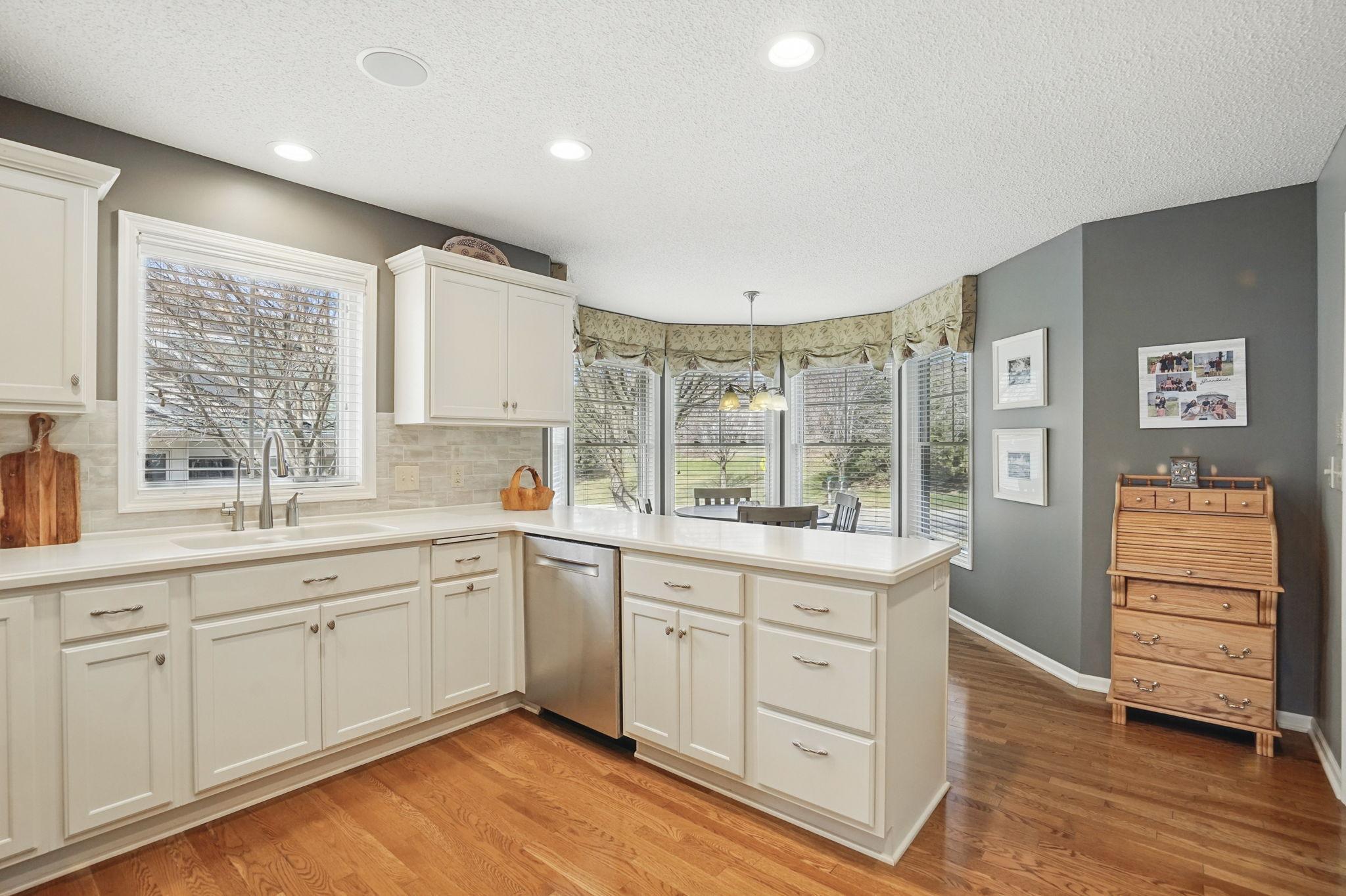 7035 Waterstone Lane, Woodbury, Minnesota image 5