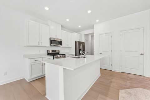 Townhouse For Sale - 214 Huntington Drive<br/> Waconia, MN 55387