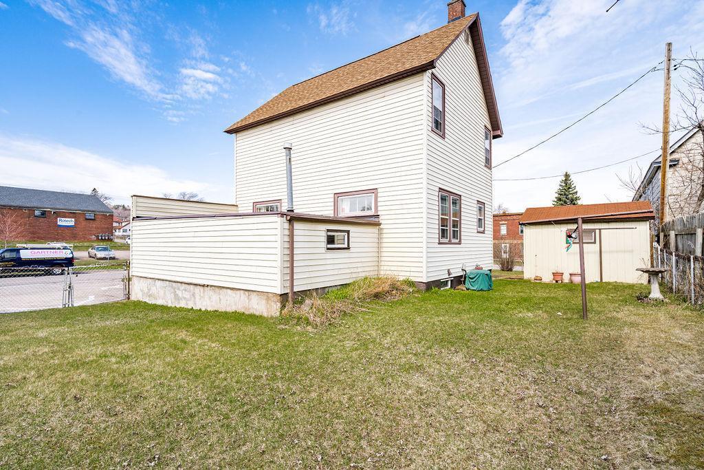2406 W 1st Street, Duluth, Minnesota image 25