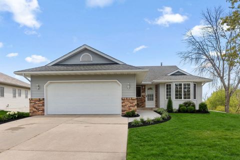 Homes For Sale - 305 Crestview Drive<br/> Dakota County, Hastings, MN 55033