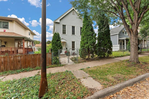 Homes For Sale - 601 Sims Avenue<br/> Saint Paul, MN 55130