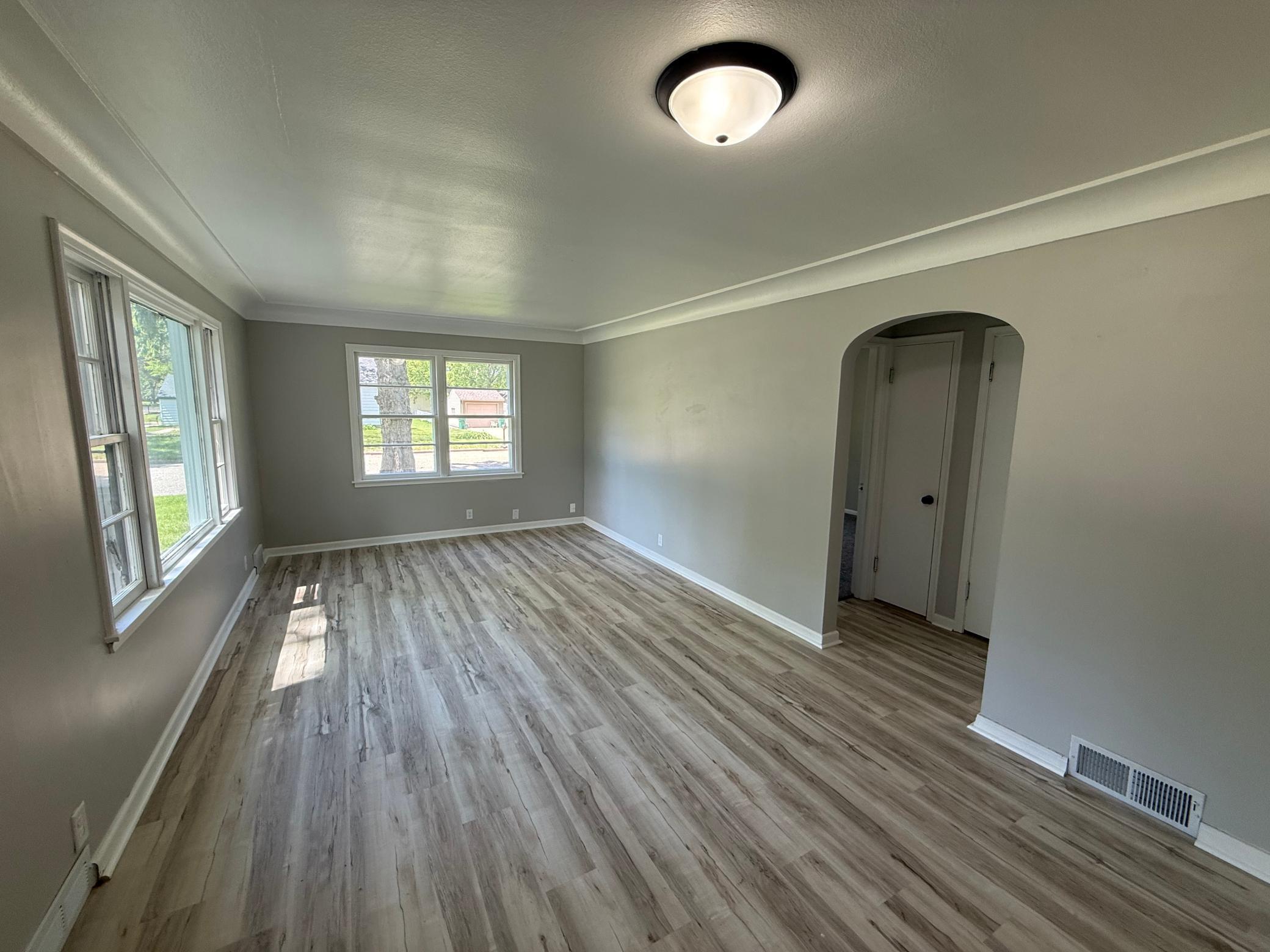 446 W Darwin Street, Litchfield, Minnesota image 4