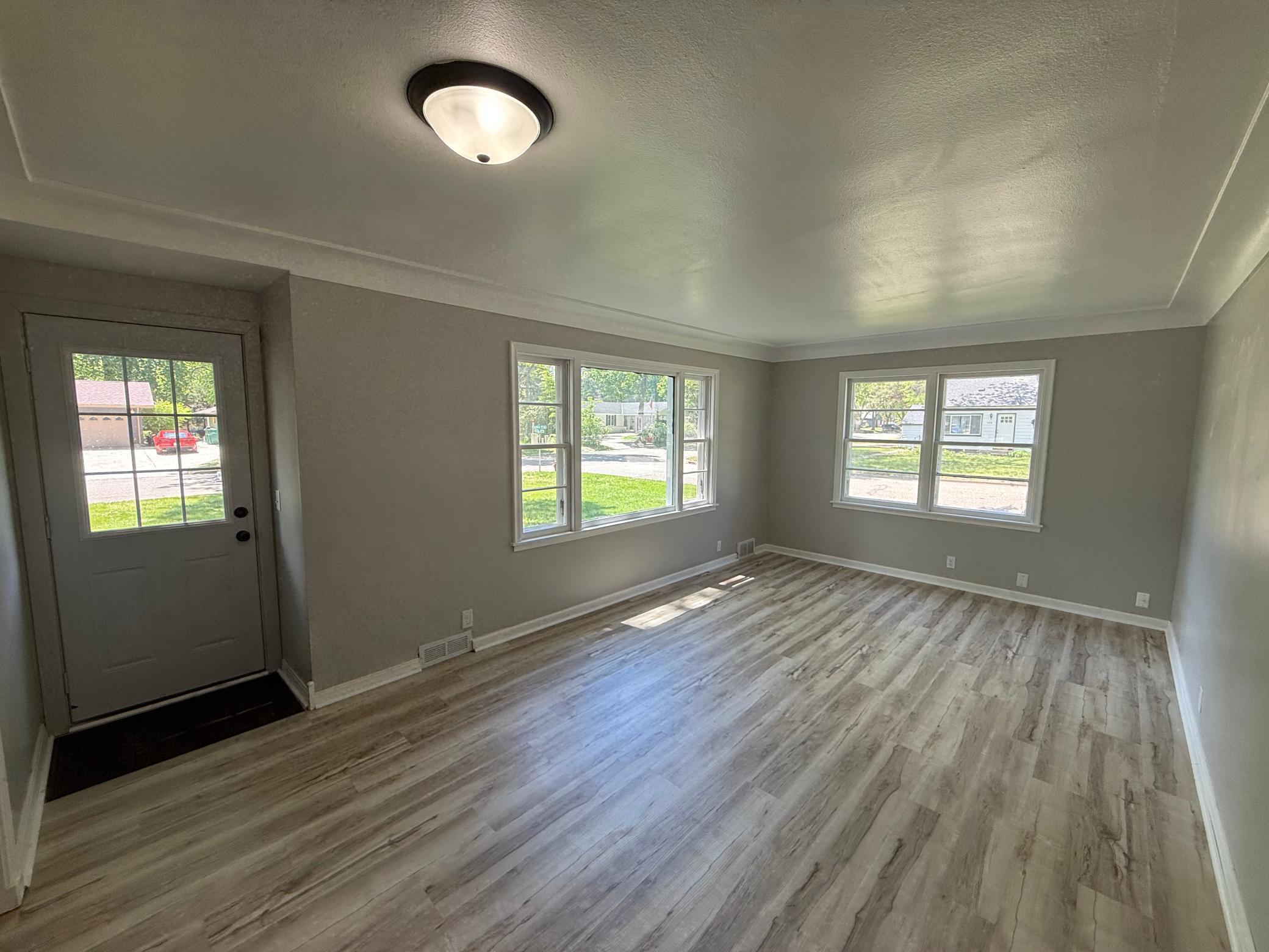446 W Darwin Street, Litchfield, Minnesota image 5