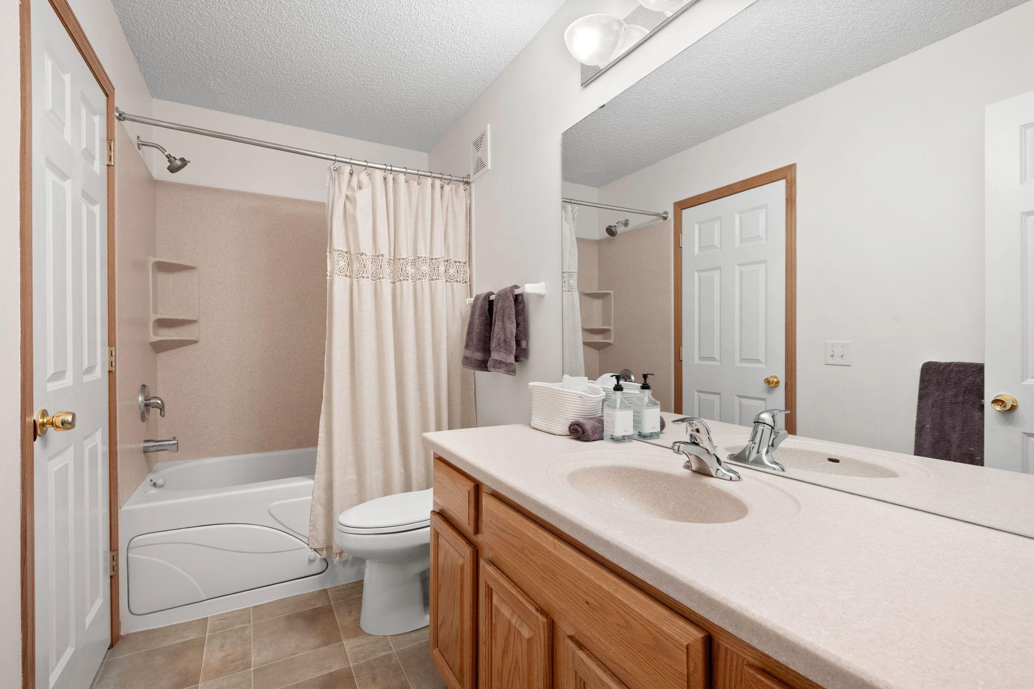 2160 Woodcrest Drive, Woodbury, Minnesota image 29