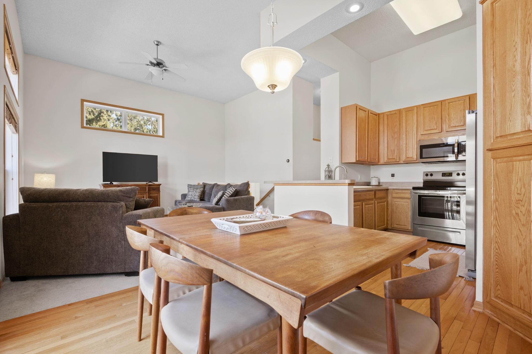 2160 Woodcrest Drive, Woodbury, Minnesota image 17
