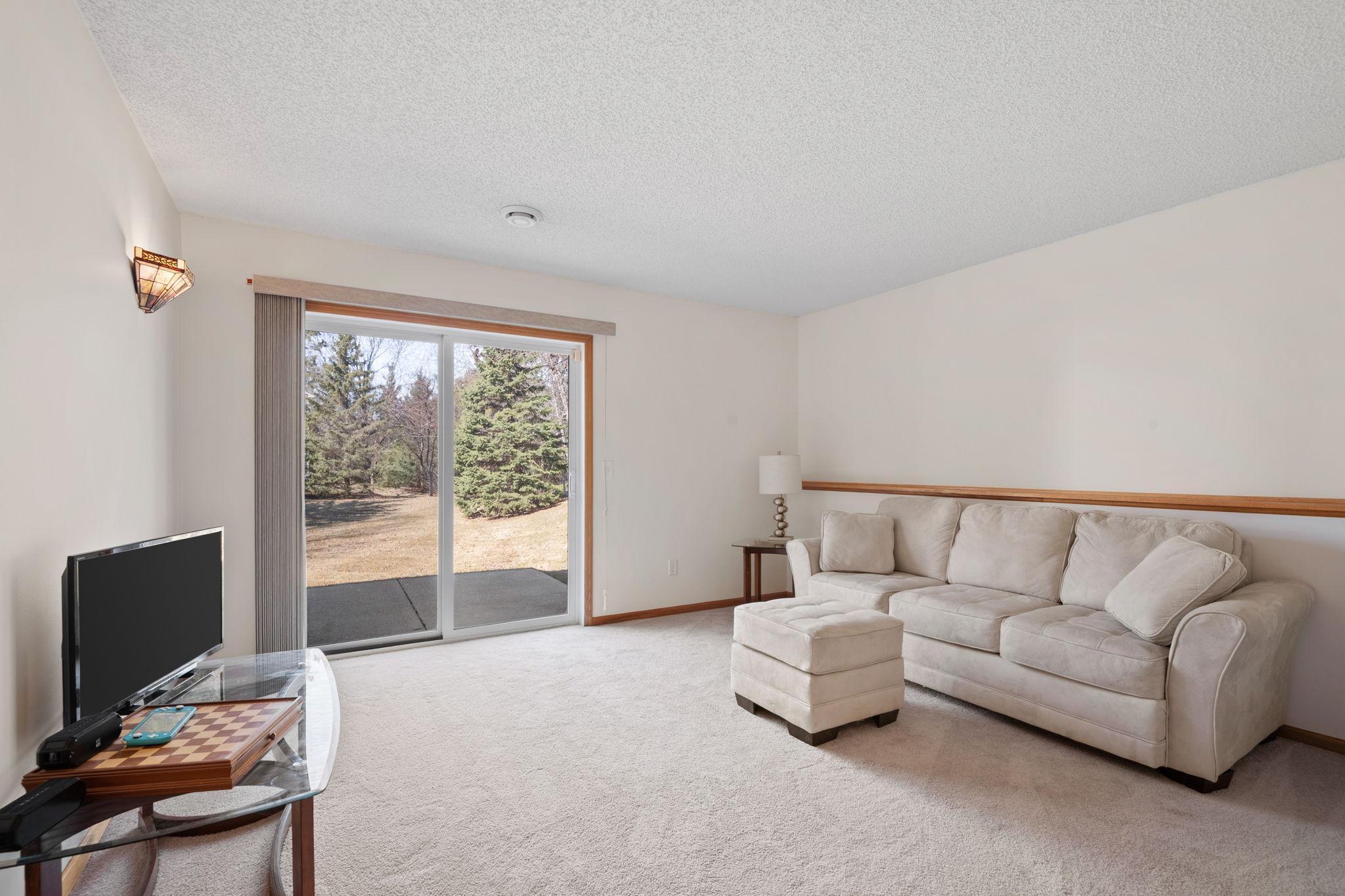 2160 Woodcrest Drive, Woodbury, Minnesota image 32