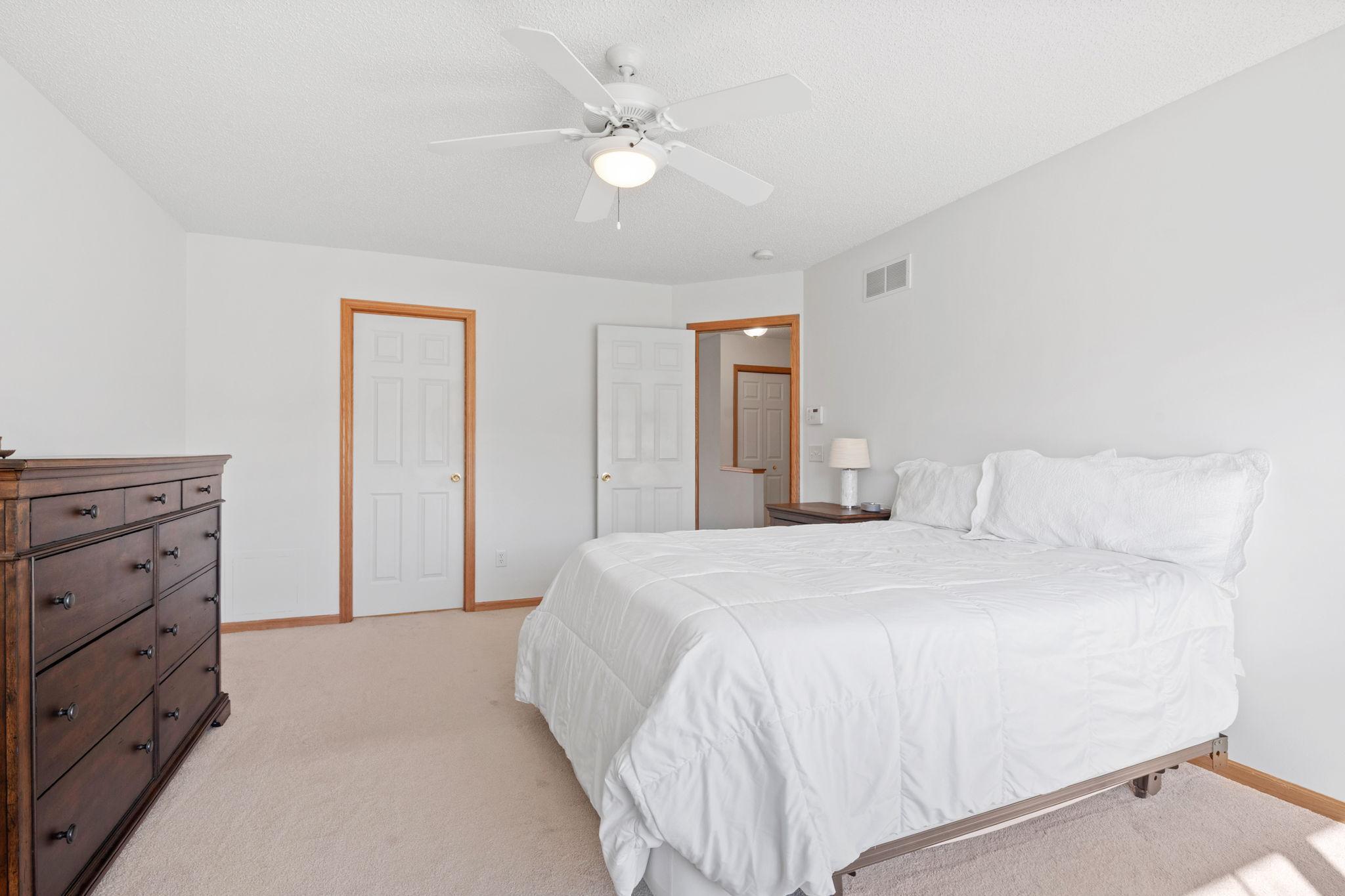 2160 Woodcrest Drive, Woodbury, Minnesota image 27