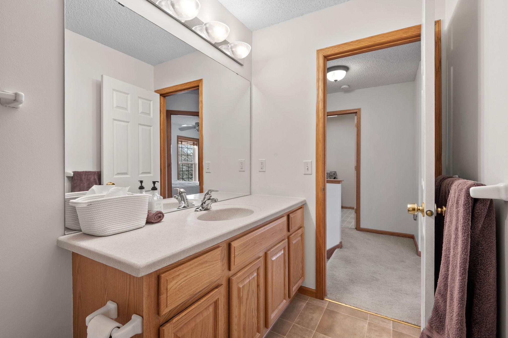 2160 Woodcrest Drive, Woodbury, Minnesota image 30