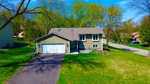 Homes For Sale - 17325 Halifax Path<br/> Dakota County, Lakeville, MN 55044
