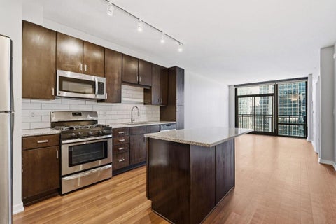 Apartment For Rent - 465 Nicollet Mall Mall<br/> Minneapolis, MN 55401