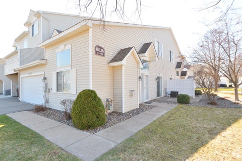 Townhouse For Sale - 8626 Savanna Oaks Bay<br/> Washington County, Woodbury, MN 55125