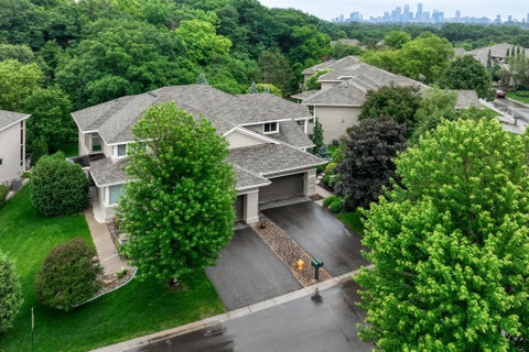 Townhouse For Sale - 1340 Waterford Drive<br/> Minneapolis, MN 55422