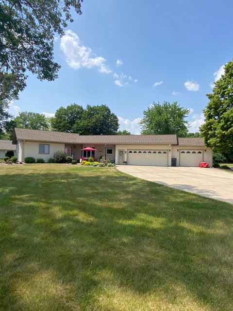 Homes For Sale - 802 4th Street<br/> Lyle, MN 55953