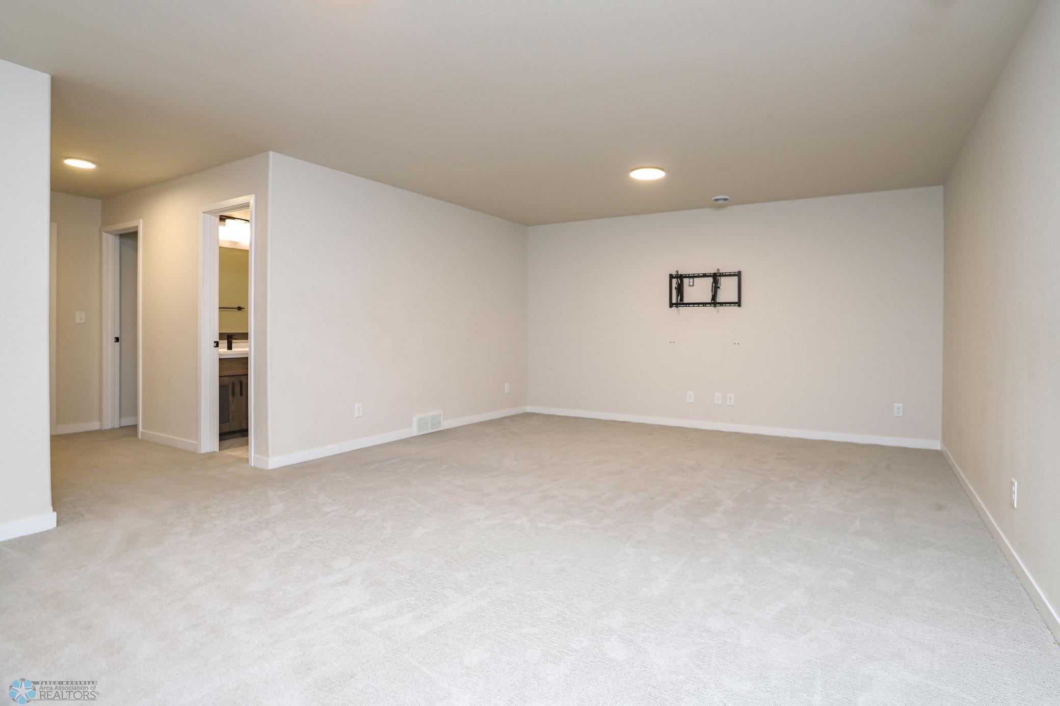 West Fargo, North Dakota 58078, United States, 4 Bedrooms Bedrooms, ,3 BathroomsBathrooms,Residential,Active,36851