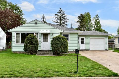 Homes For Sale - 730 47th Avenue<br/> Winona, MN 55987