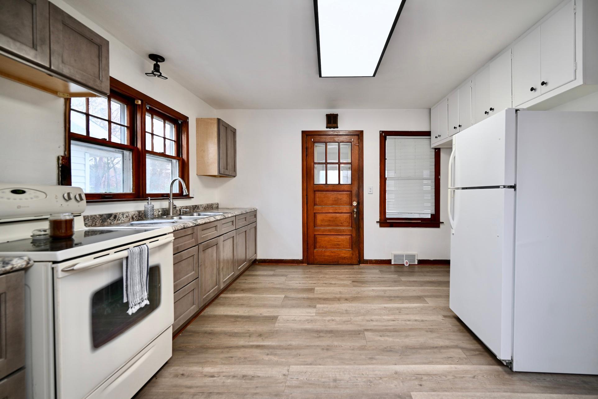 3677 W 6th Street, Winona, Minnesota image 3