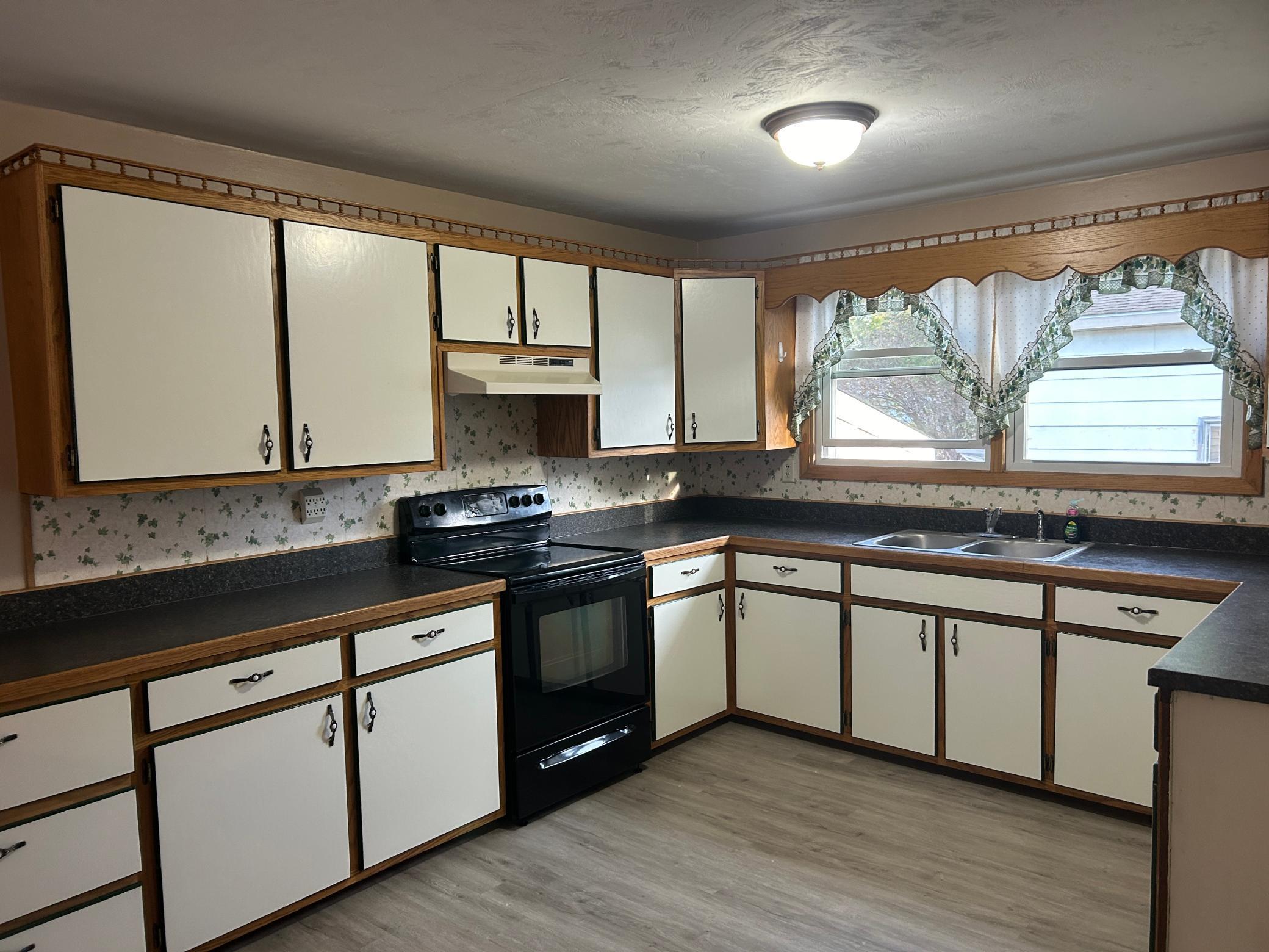 310 Deerwood Avenue, Wadena, Minnesota image 7