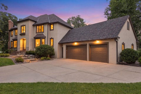 Homes For Sale - 8803 Cove Pointe Road<br/> Eden Prairie, MN 55347