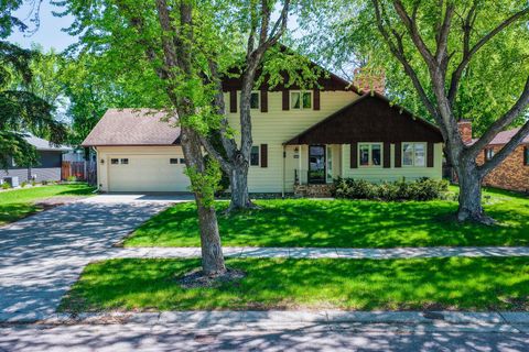Homes For Sale - 3401 Par Street<br/> Cass County, Fargo, ND 58102