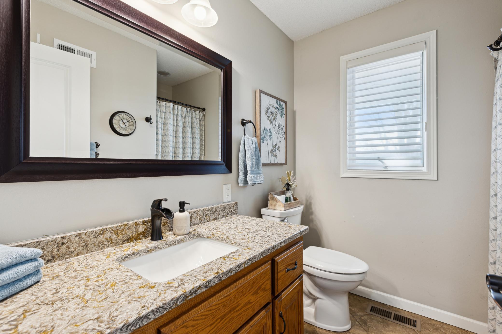 677 W River Drive, New London, Minnesota image 13