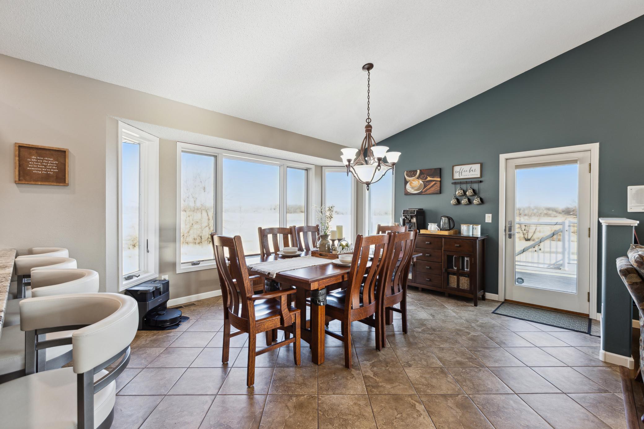 677 W River Drive, New London, Minnesota image 8