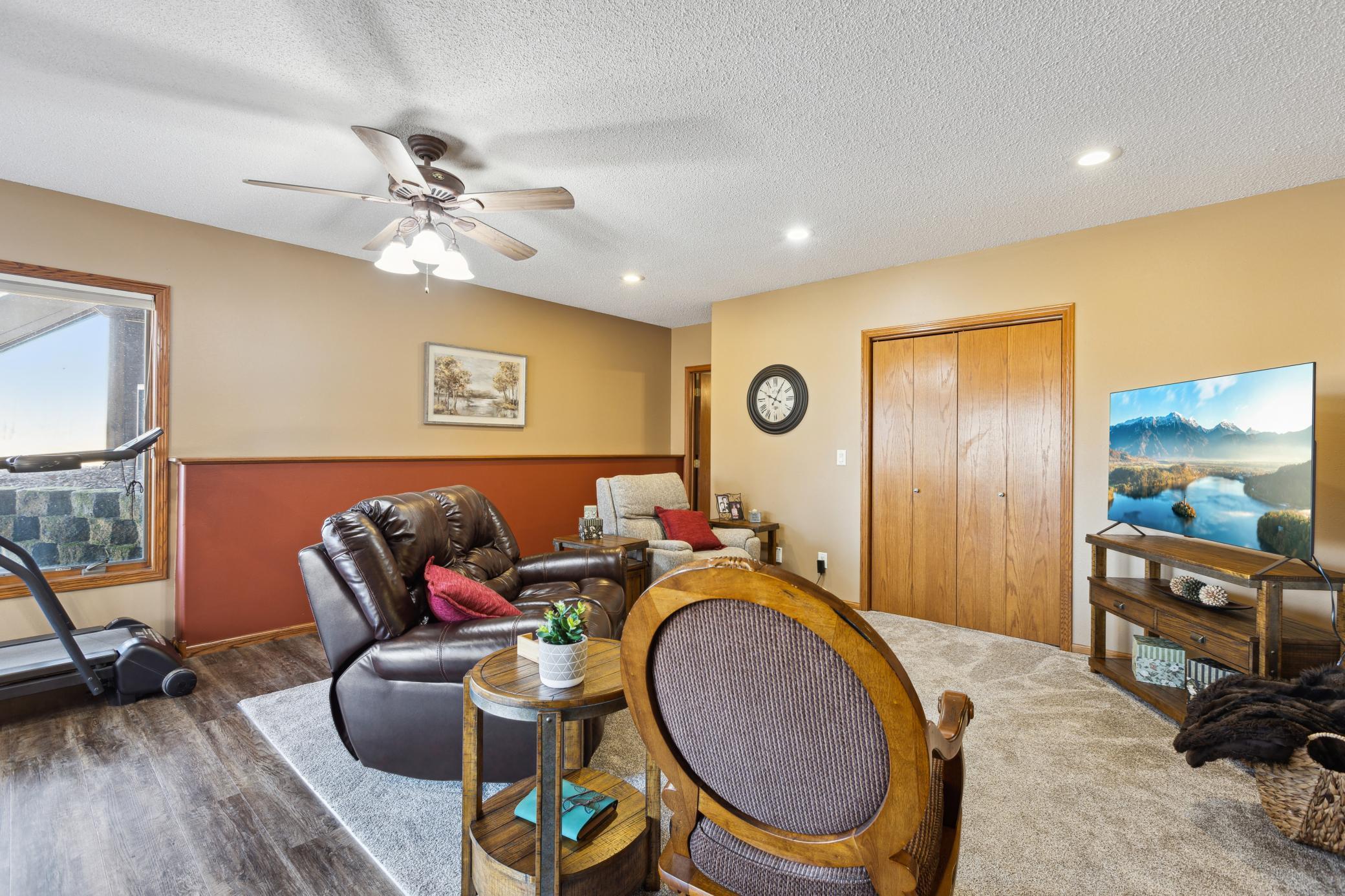 677 W River Drive, New London, Minnesota image 19