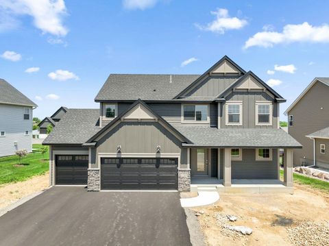 Homes For Sale - 17925 Hidden Creek Trail<br/> Dakota County, Lakeville, MN 55044