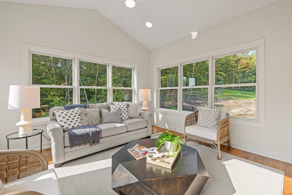 719 Ensconsed Way, Chaska, Minnesota image 16