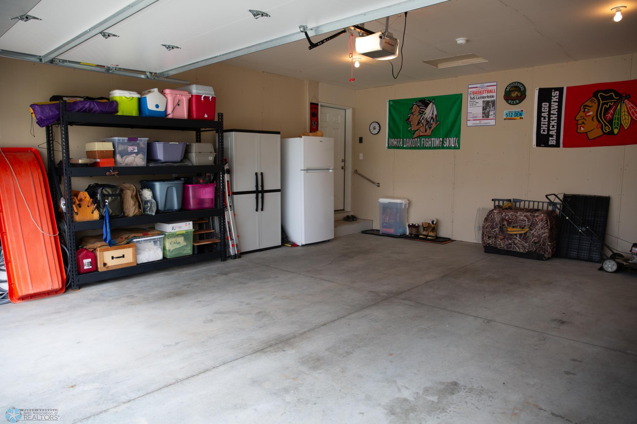 West Fargo, North Dakota 58078, United States, 3 Bedrooms Bedrooms, ,2 BathroomsBathrooms,Residential,Pending,47966