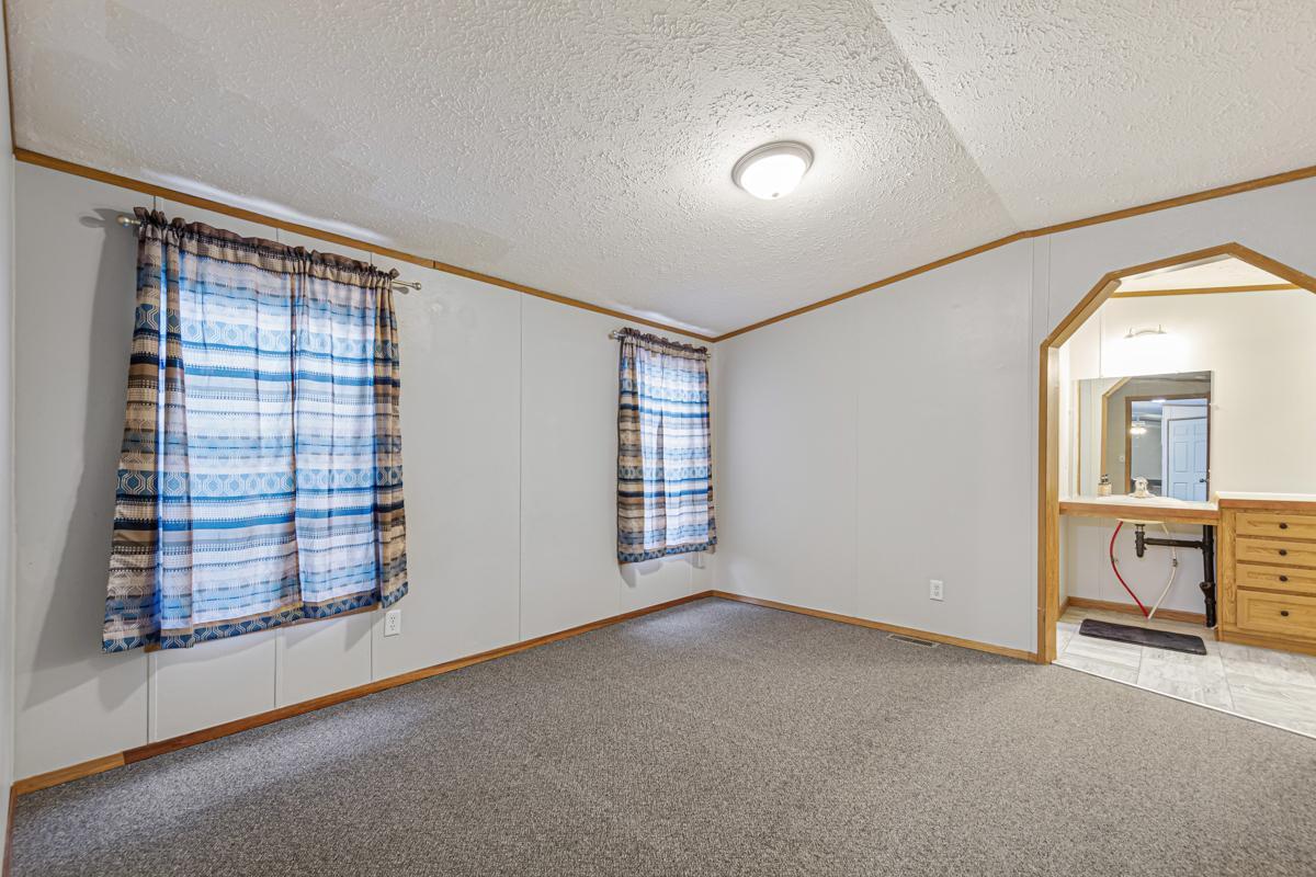 112 Laurinda Lane, Mankato, Minnesota image 18