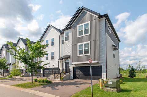 Townhouse For Sale - 8658 London Circle<br/> Anoka County, Minneapolis, MN 55449