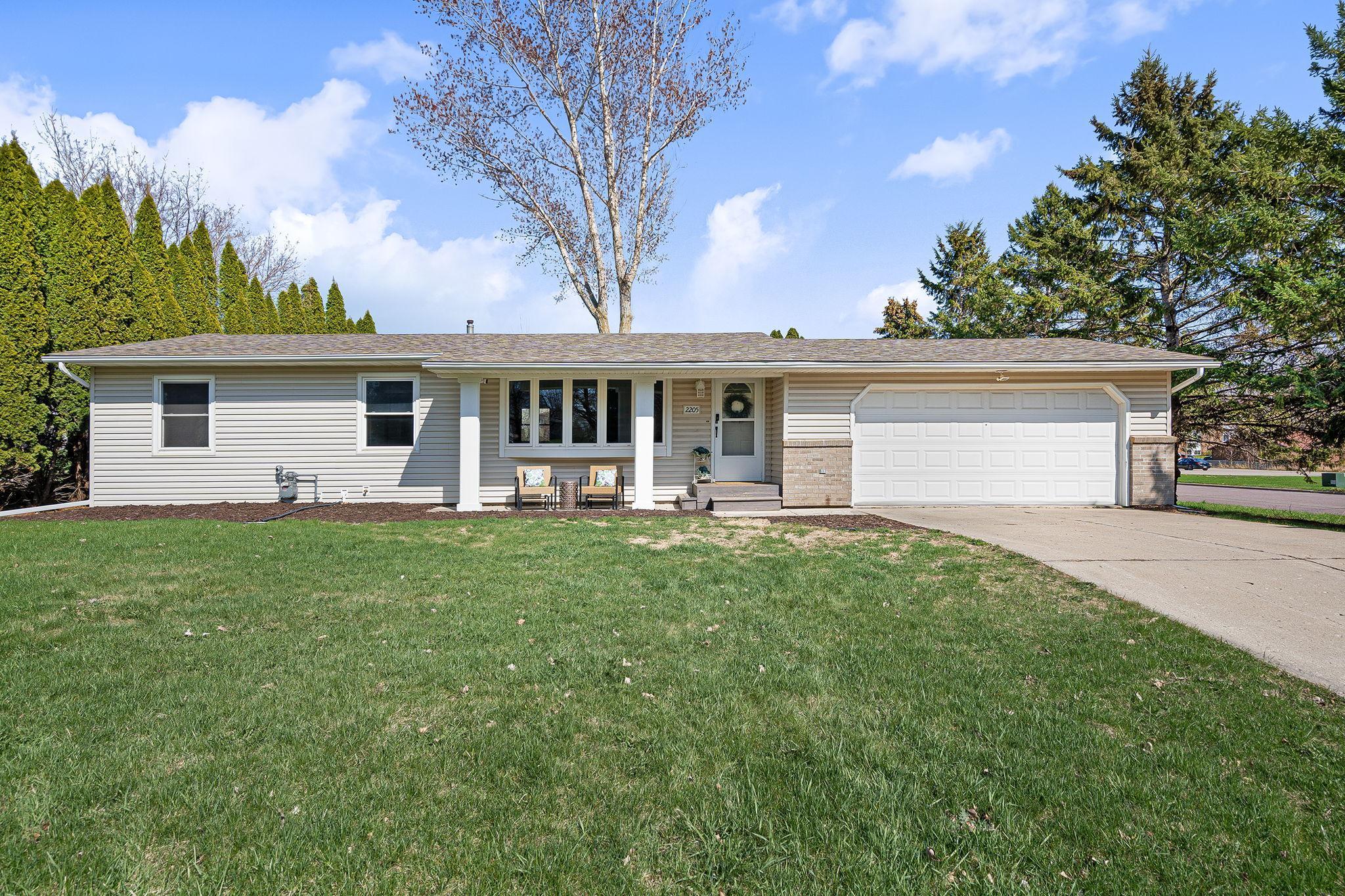 2205 3rd Avenue, Owatonna, Minnesota image 1