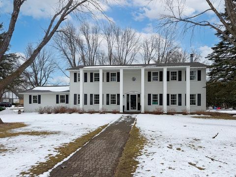 Homes For Sale - 1302 Ridgeway Road<br/> Lyon County, Marshall, MN 56258