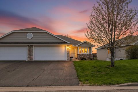 Townhouse For Sale - 1136 Highpoint Court<br/> New Richmond, WI 54017
