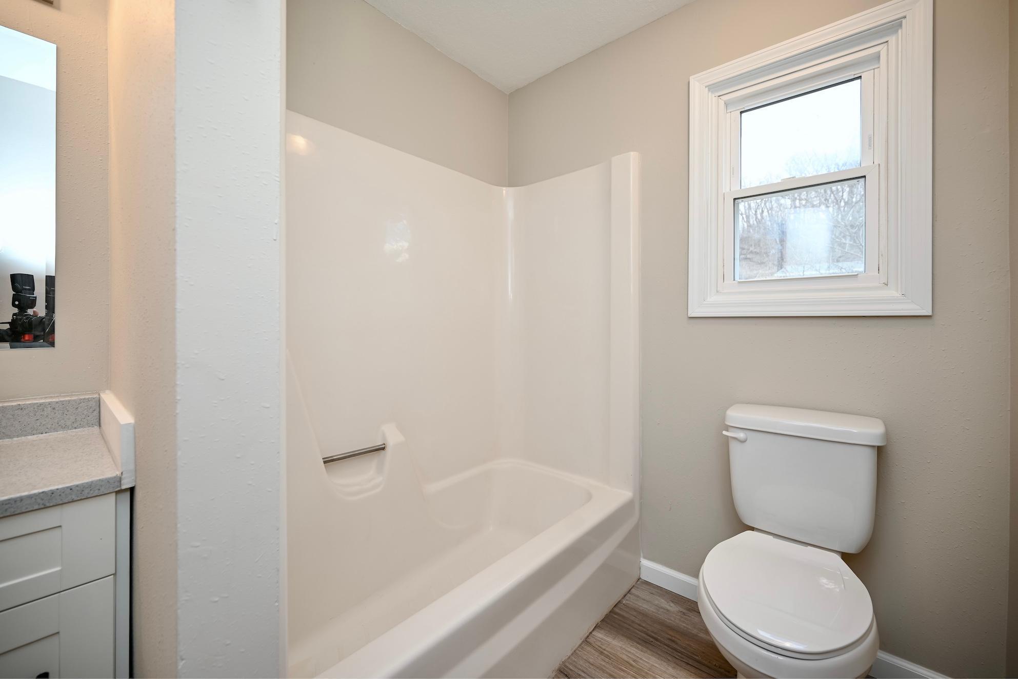 1472 Oakview Drive, Saint Charles, Minnesota image 17