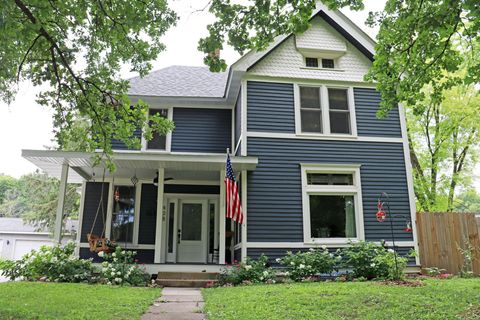 Homes For Sale - 408 N 6th Street<br/> Henderson, MN 56044
