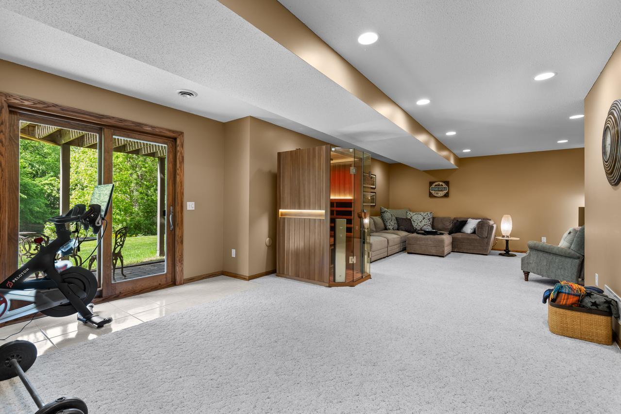 17090 New Market Drive, Eden Prairie, Minnesota image 16